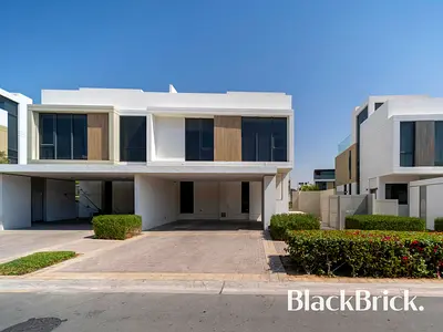 Skyline Luxury | Premium 3-Bedroom Villa