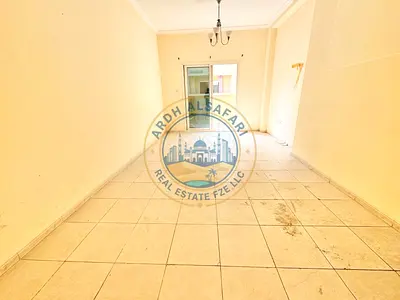 Huge 1 bhk with balcony reason able price ready to move for family