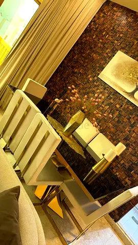 Dining Table Set – Excellent Condition