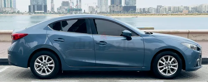 Mazda 3 1.6L GCC Mid option Free of accidents