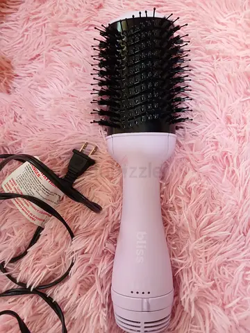 Bliss pink hot air brush - lightly used, excellent condition