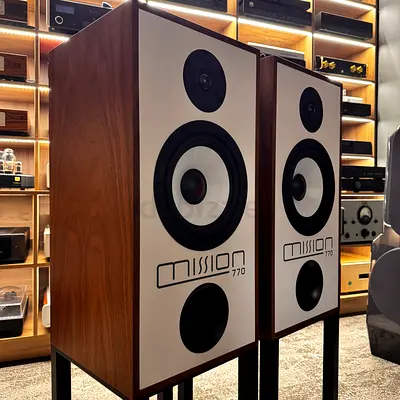 𝐌𝐢𝐬𝐬𝐢𝐨𝐧 𝟕𝟕𝟎 𝐁𝐨𝐨𝐤𝐬𝐡𝐞𝐥𝐟 𝐬𝐩𝐞𝐚𝐤𝐞𝐫𝐬 𝐰𝐢𝐭𝐡 𝐒𝐭𝐚𝐧𝐝𝐬