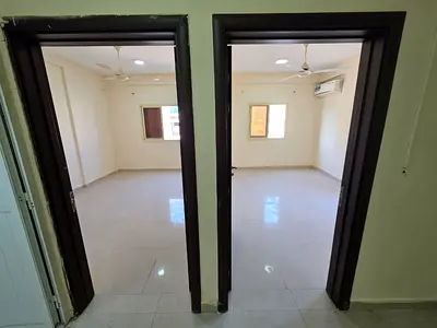 3 غرفه وصاله - مساحه ممتازه - 3 حمام - موقع مميز - قريب من الكورنيش -سهل المخرج لدبي والشارقه