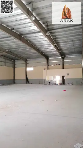 Large warehouse with office and 8 studios for rent in Umm Al Thoob Umm Al Quwain with 8000 sq ft space