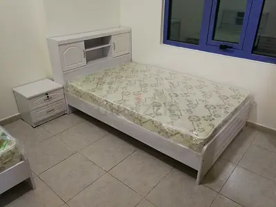 Big room sharing with 1 person only (immediately available) - Muslims only