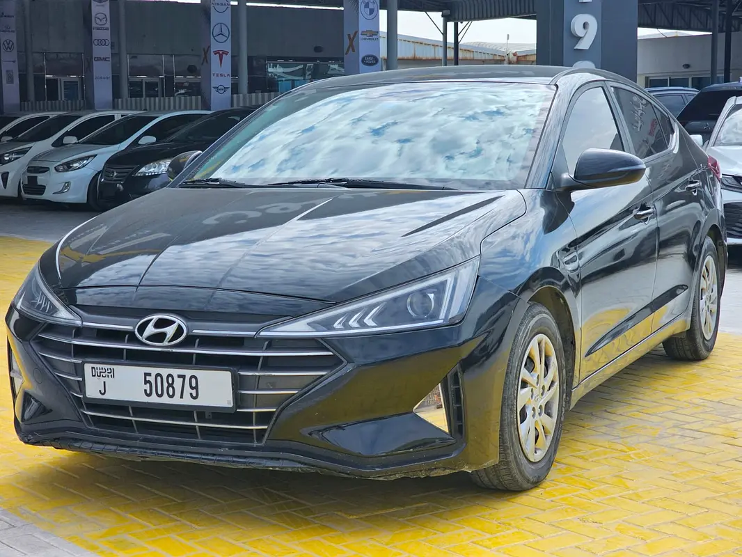 Hyundai Avante 2020 — photo 1 of 6