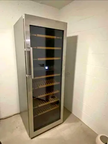 LIEBHERR LATEST MODEL WTES 5972 wine fridge 155 bottle dual temperature wooden shelf by hav