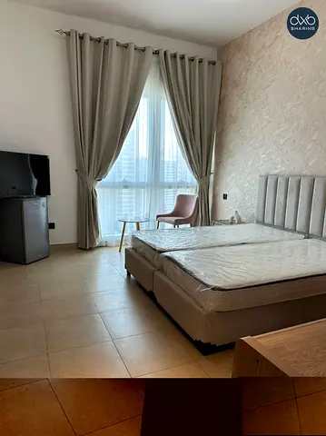 Free room in Tecom for girls  (Flatmate)