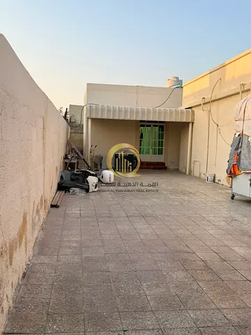 House for sale in Al Ghafia area - House area 8035 square meters - The house is very large and has a large yard