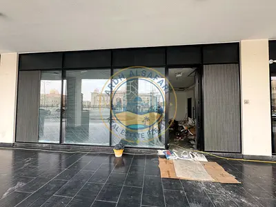 Luxurious shop available for Office or commercial