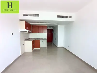 Hot Offer Studio 1 Bath Free parking Al Khan Sharjah
