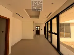 Spacious 5BR Villa with Garden, Majlis &amp; Maid Room