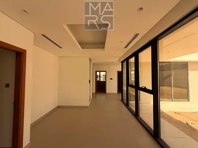 Spacious 5BR Villa with Garden, Majlis & Maid Room