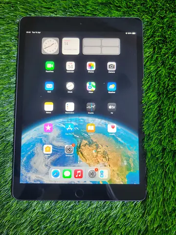 ipad 7th generation 32GB 
Delivery available