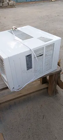 Compact and Efficient Window Air Conditioner