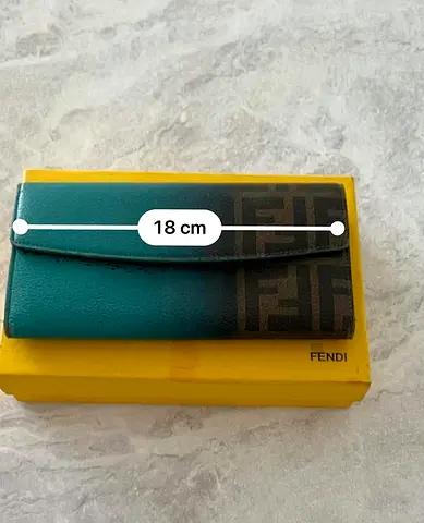 Authentic Fendi Women’s Purse, compact designer piece in perfect condition. Around 2 years old.