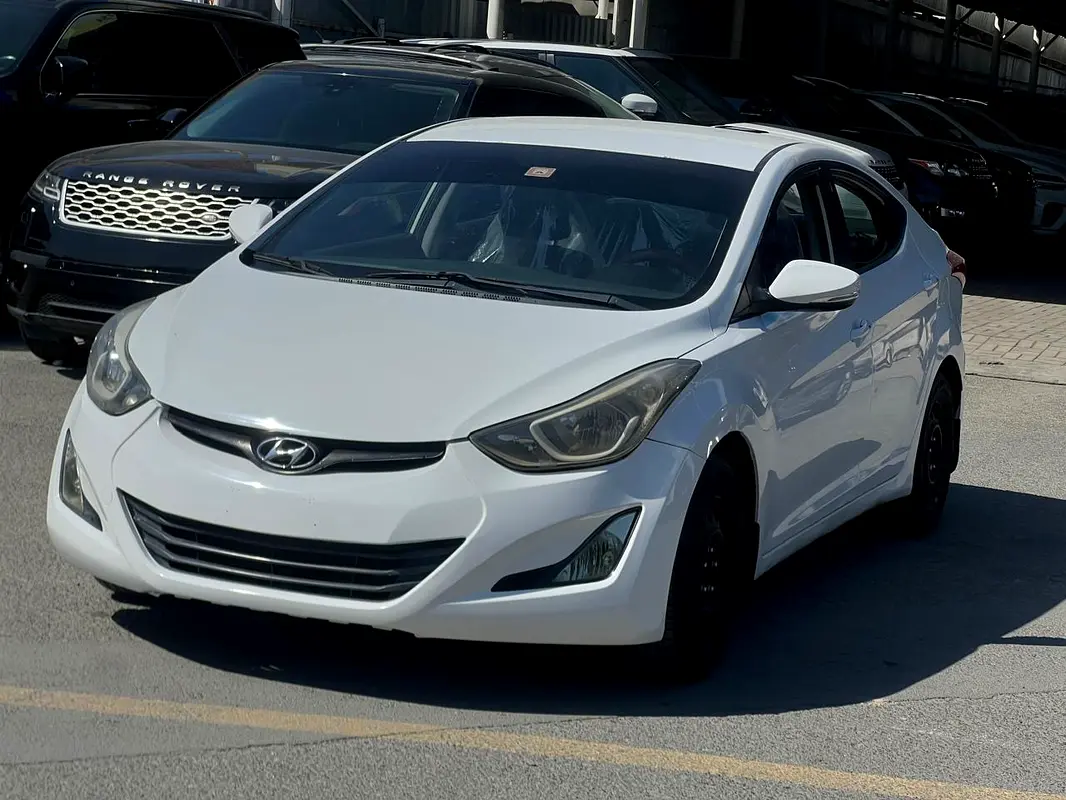 Hyundai Elantra 2014 — photo 1 of 11
