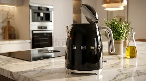 Smeg kattel black color available. Brand new