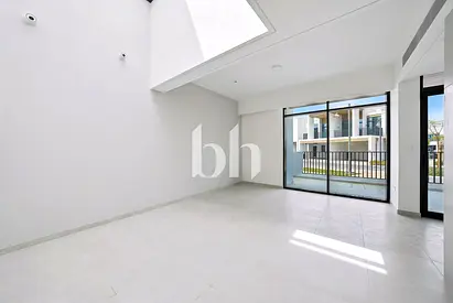 Skylight Type | Exclusive | Impeccable Condition
