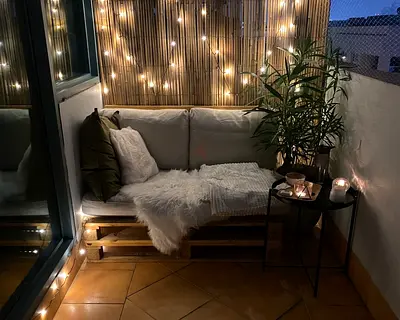 Pallet with cushions