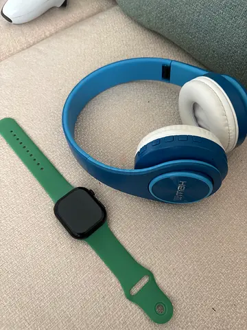 Smart watch and headphones
