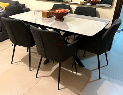 Dinning table for sale