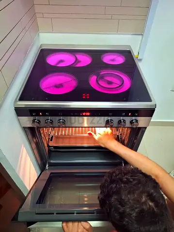 SIEMENS Latest Model 4-Burner Electric Ceramic Cooking Range 60x60 cm