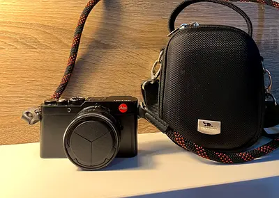 Leica D-LUX 7 camera with hard case and strap