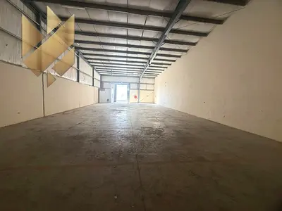 للايجار مستودع الصناعيه 18 | موقع استراتيجي مميز | ممر واسع | تصميم عصري | مساحه واسعه | مناسب للتخزين والتجاري | بها نظام وسيستم حرائق | تسهيلات |