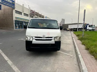 Toyota haice model 2015 GCC vyre good condition very clinic no ane isusg no lekes just by and dive