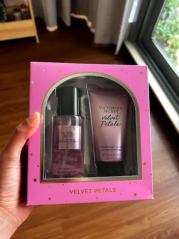 Brand new Victoria secret Mist and Lotion