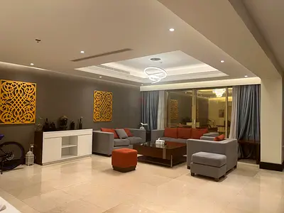 Bedspace for male in hotel apartment outside financial center metro