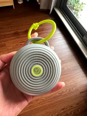 White noise sound machine for baby: brand (hush by yoga sleep)