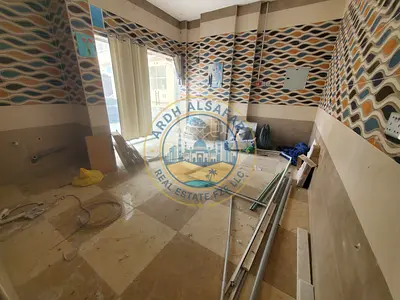 Chaper price shop with washroom available for rent
