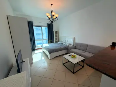 Fully Furnished - Close To Metro - No Agents