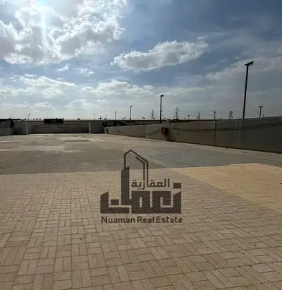 حوطة صناعية للإيجار في الصجعة على شارع رئيسي بمساحة 20,000 قدم