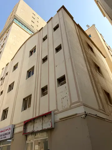 بناية بمنطقة المجرة 2500قدم 19استوديو 2محل ب 3.100.000