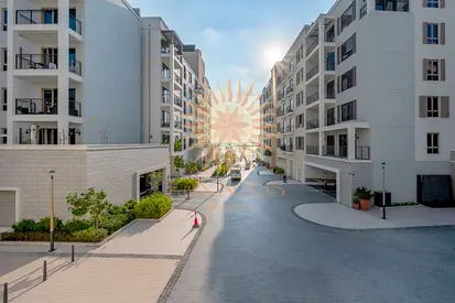 Tenanted | Beach Access | Investment Opportunity | Open-Plan Layout