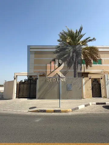 للإيجار فيلا طابقين في منطقة الشهباء، تتميز بموقع هادئ ومناسب للعائلات، وتتكون من 4 غرف و 5 حمامات