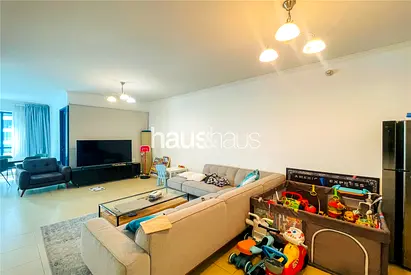 Spacious | Unfurnished | Mid floor