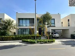 Luxury villa with direct golf course views in Al Zorah – swimming pool, jacuzzi, elegant design, s