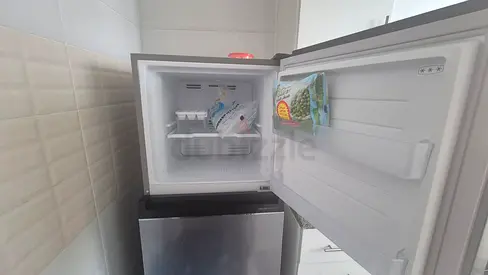 Toshiba Compact refrigerator with top freezer - working condition