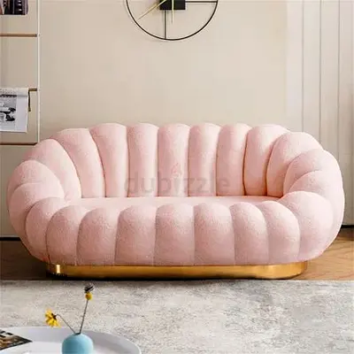 Pink bouclé scallop 2-seater sofa with gold base