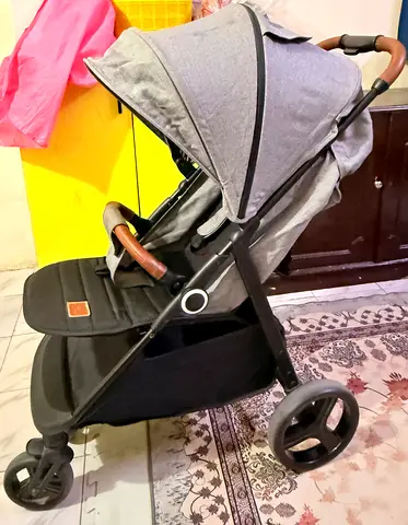 Selling my grey baby stroller, good condition