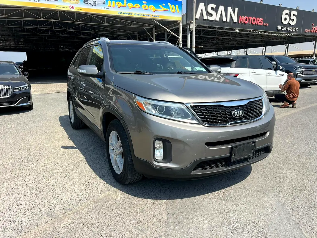 Kia Sorento 2014 — photo 1 of 12