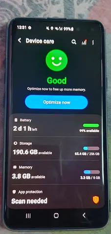 Samsung Galaxy S10 5G smartphone with great storage and battery life; only the back side is damaged.