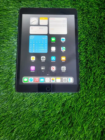 ipad 7th generation 32GB 
Delivery available