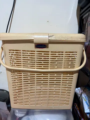 Cosmoplast picnic basket