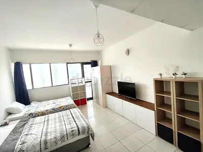 Bedspace for female outside financial center metro