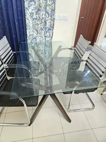 Dinning table with 4 chairs